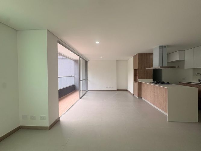 Apartamento de 2 alcobas en venta en Entre Amigos, Sabaneta, 75 m² · foto 2 de 16