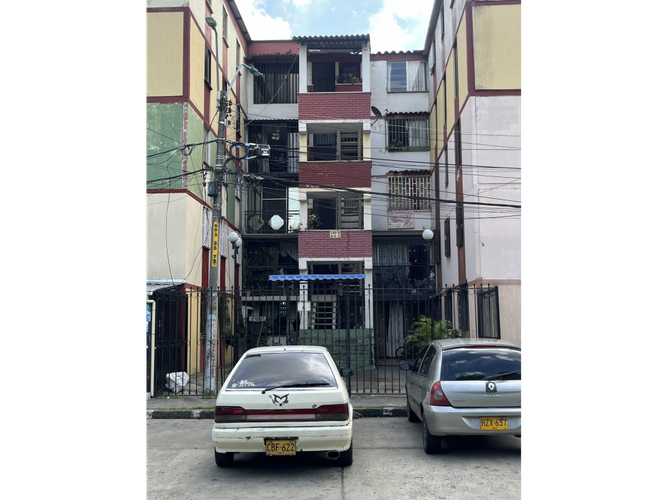 Apartamento de 3 alcobas en venta en Chiminangos I, Cali, 55 m² · foto 2 de 20