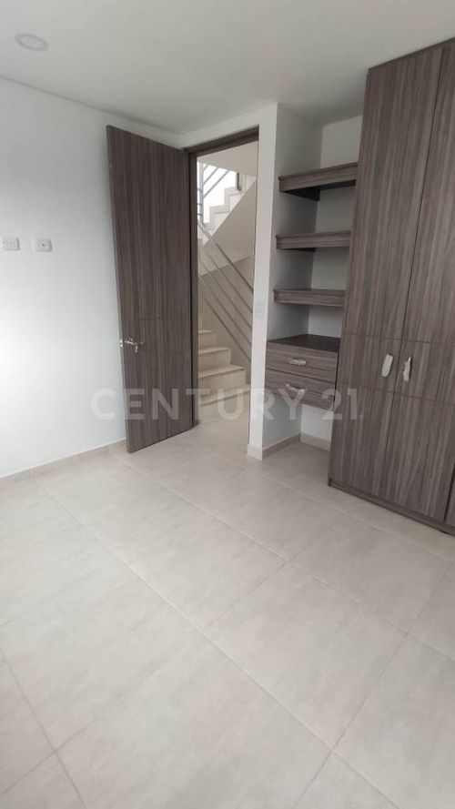 Casa de 3 alcobas en venta en 20 De Julio, Villavicencio, 112 m² · foto 2 de 11
