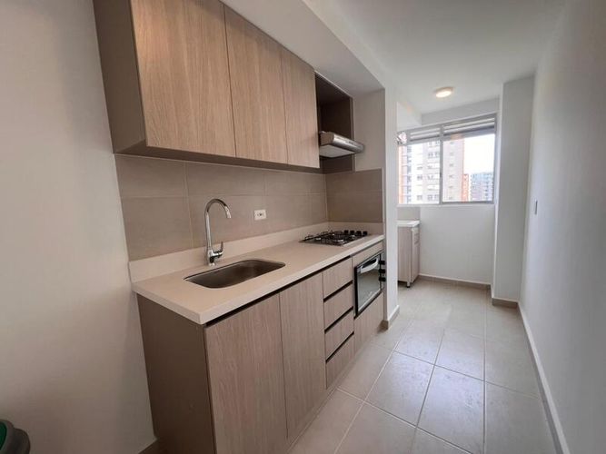 Apartamento de 3 alcobas en arriendo en Cuatro Esquinas, Rionegro, 82 m² · foto 3 de 14