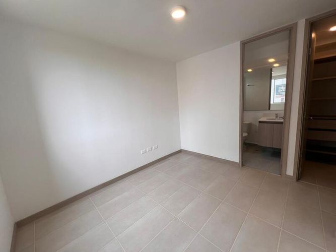 Apartamento de 3 alcobas en arriendo en Cuatro Esquinas, Rionegro, 82 m² · foto 7 de 14
