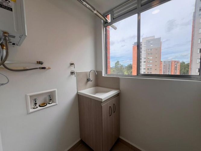Apartamento de 3 alcobas en arriendo en Cuatro Esquinas, Rionegro, 82 m² · foto 12 de 14