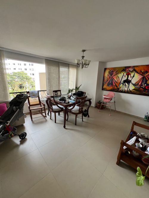 Apartamento en venta en Los Cambulos, Cali · foto 3 de 24