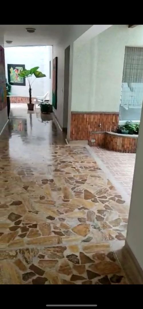 Casa de 3 alcobas en venta en Laureles, Medellín, 320 m² · foto 7 de 10