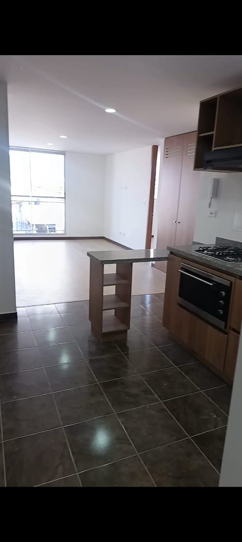 Apartamento de 2 alcobas en venta en Engativá, Bogotá, 60 m² · foto 3 de 10