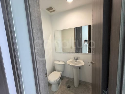 Oficina en arriendo en Ciudad Del Río, Medellín, 33 m² · foto 4 de 6