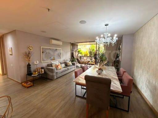 Apartamento de 3 alcobas en venta en El Poblado, Medellín, 202 m² · foto 2 de 24