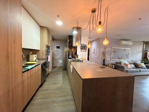Apartamento de 3 alcobas en venta en El Poblado, Medellín, 202 m² · foto 4 de 24