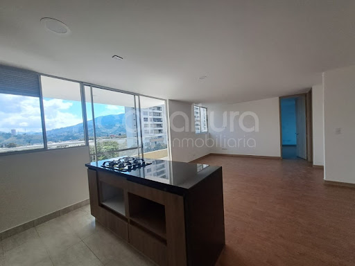 Apartamento en venta en Suramérica, La Estrella · foto 3 de 24