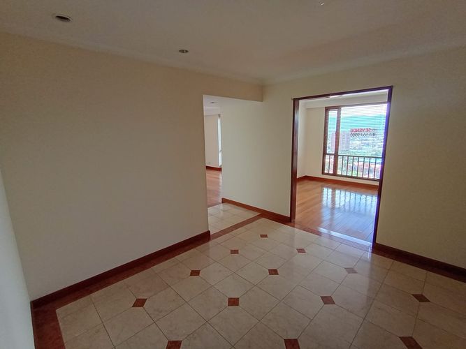 Apartamento de 3 alcobas en venta en Lindaraja, Bogotá, 170 m² · foto 4 de 24