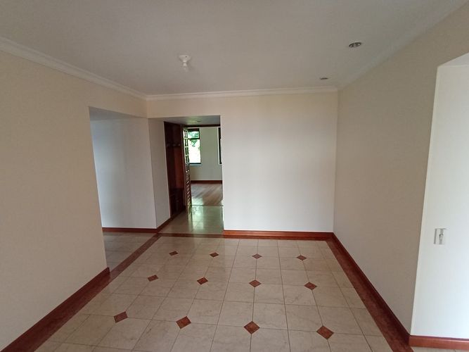 Apartamento de 3 alcobas en venta en Lindaraja, Bogotá, 170 m² · foto 7 de 24