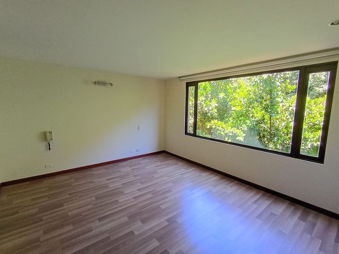 Apartamento de 3 alcobas en venta en Lindaraja, Bogotá, 170 m² · foto 6 de 24