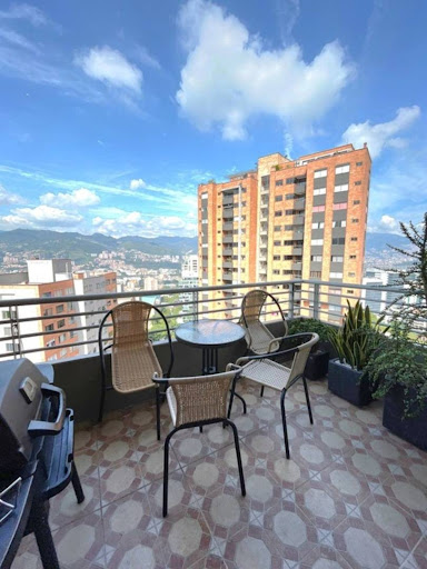 Apartamento en arriendo en Los Balsos, Medellín · foto 4 de 11