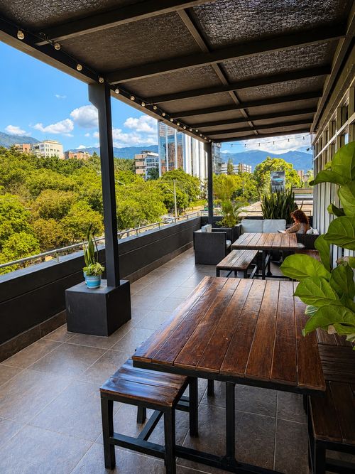 Oficina en arriendo en La Aguacatala, Medellín, 8 m² · foto 6 de 7