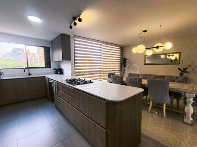Apartamento de 3 alcobas en arriendo en Provenza, Medellín, 200 m² · foto 2 de 24