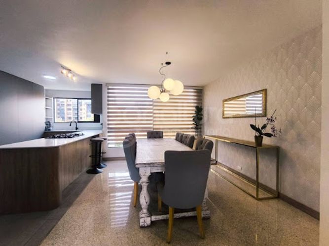 Apartamento de 3 alcobas en arriendo en Provenza, Medellín, 200 m² · foto 3 de 24