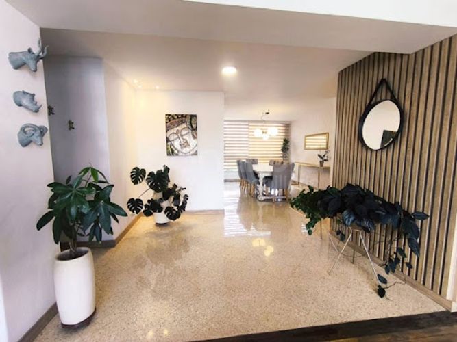 Apartamento de 3 alcobas en arriendo en Provenza, Medellín, 200 m² · foto 10 de 24