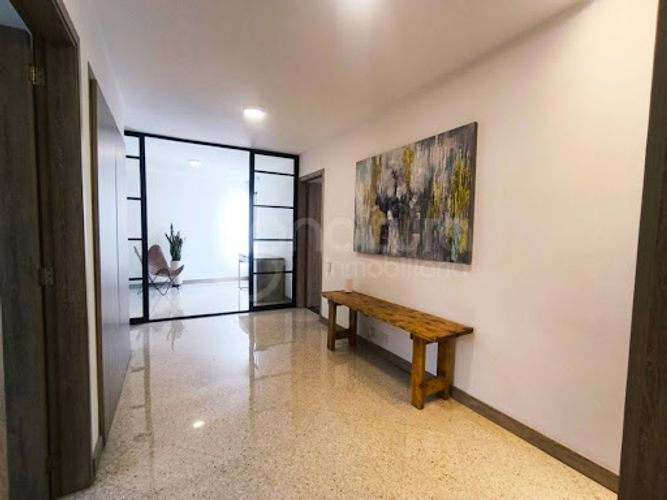 Apartamento de 3 alcobas en arriendo en Provenza, Medellín, 200 m² · foto 12 de 24