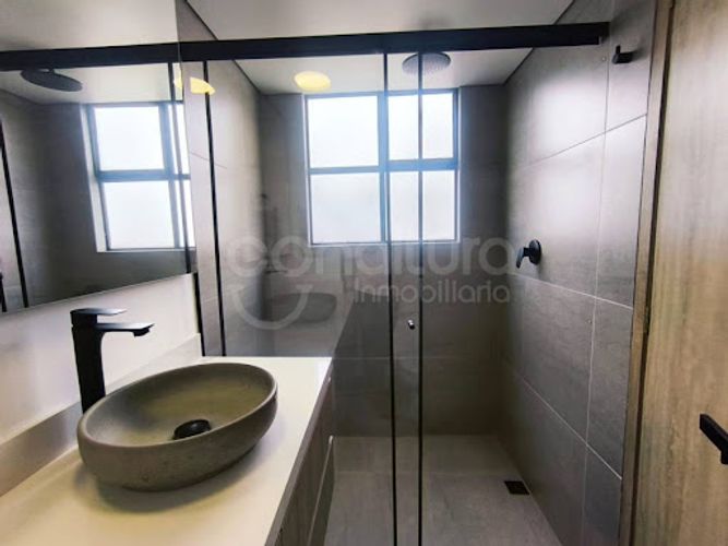 Apartamento de 3 alcobas en arriendo en Provenza, Medellín, 200 m² · foto 19 de 24