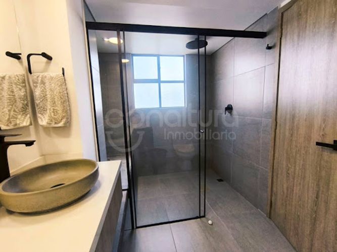 Apartamento de 3 alcobas en arriendo en Provenza, Medellín, 200 m² · foto 20 de 24