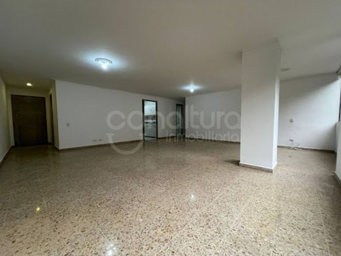 Apartamento de 3 alcobas en arriendo en Milla De Oro, Medellín, 138 m² · foto 4 de 18