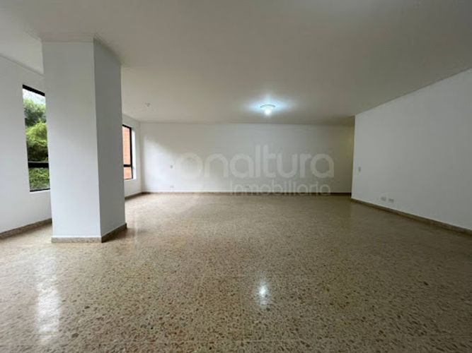 Apartamento de 3 alcobas en arriendo en Milla De Oro, Medellín, 138 m² · foto 6 de 18