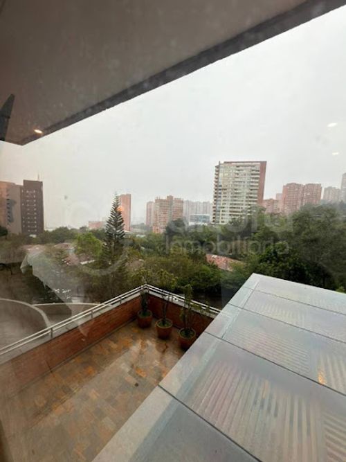 Apartamento de 3 alcobas en venta en El Tesoro, Medellín, 210 m² · foto 13 de 14