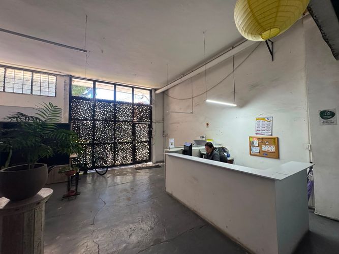 Bodega en arriendo en Laureles, Medellín, 1100 m² · foto 6 de 20