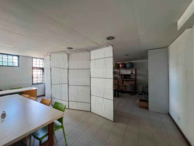 Bodega en arriendo en Laureles, Medellín, 1100 m² · foto 11 de 20