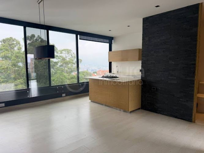 Apartamento de 1 alcoba en arriendo en San Lucas, Medellín, 87 m² · foto 2 de 11