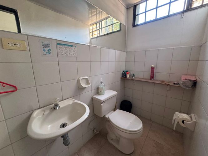 Bodega en arriendo en Laureles, Medellín, 1100 m² · foto 16 de 20