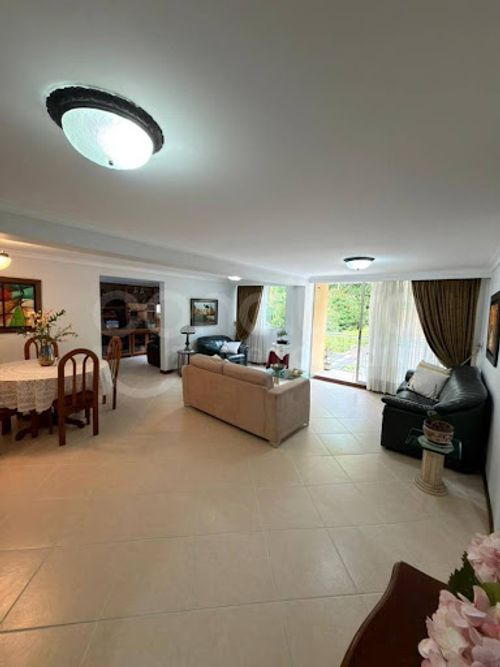 Apartamento de 3 alcobas en venta en Castropol, Medellín, 120 m² · foto 2 de 23