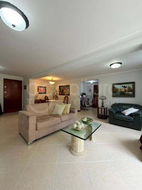Apartamento de 3 alcobas en venta en Castropol, Medellín, 120 m² · foto 3 de 23