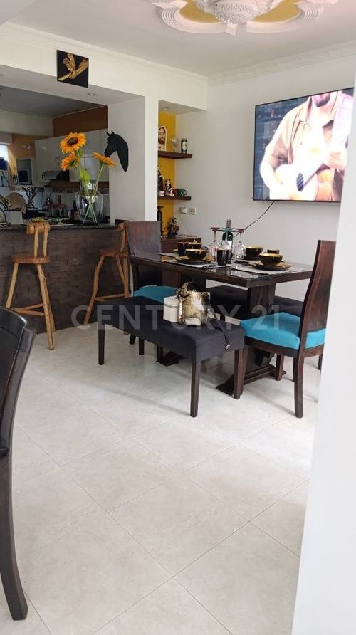 Casa de 3 alcobas en venta en Canaima, Villavicencio, 162 m² · foto 2 de 18