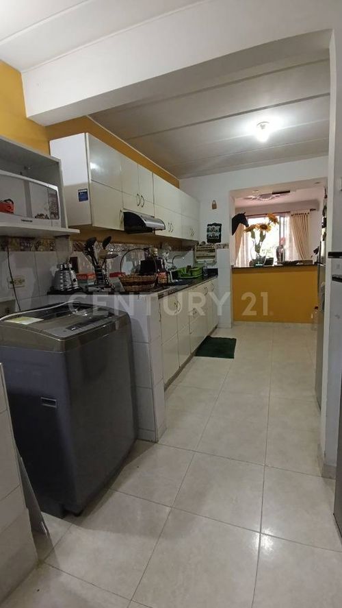 Casa de 3 alcobas en venta en Canaima, Villavicencio, 162 m² · foto 4 de 18