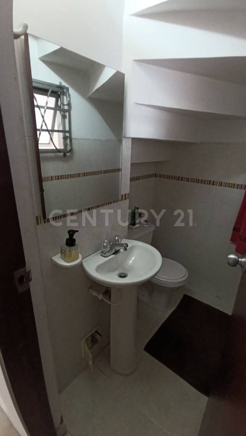 Casa de 3 alcobas en venta en Canaima, Villavicencio, 162 m² · foto 5 de 18