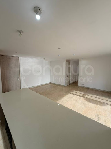 Apartamento en arriendo en Lalinde, Medellín · foto 7 de 21