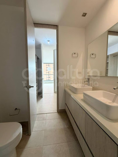 Apartamento en arriendo en Lalinde, Medellín · foto 12 de 21