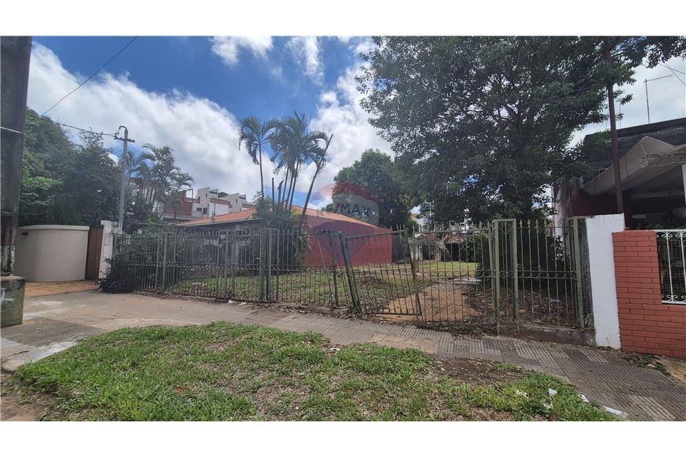 TERRENO EN YCUA SATI A PASOS DE PASEO LA GALERIA EN VENTA (646 M2) — foto 2