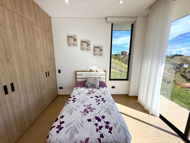Casa de 4 alcobas en venta en Rio Abajo, Rionegro, 320 m² · foto 14 de 24