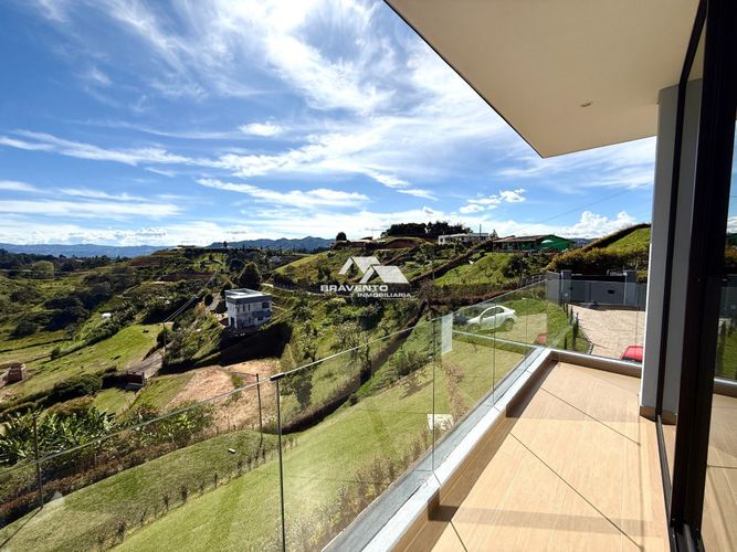 Casa de 4 alcobas en venta en Rio Abajo, Rionegro, 320 m² · foto 16 de 24