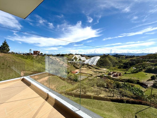 Casa de 4 alcobas en venta en Rio Abajo, Rionegro, 320 m² · foto 23 de 24