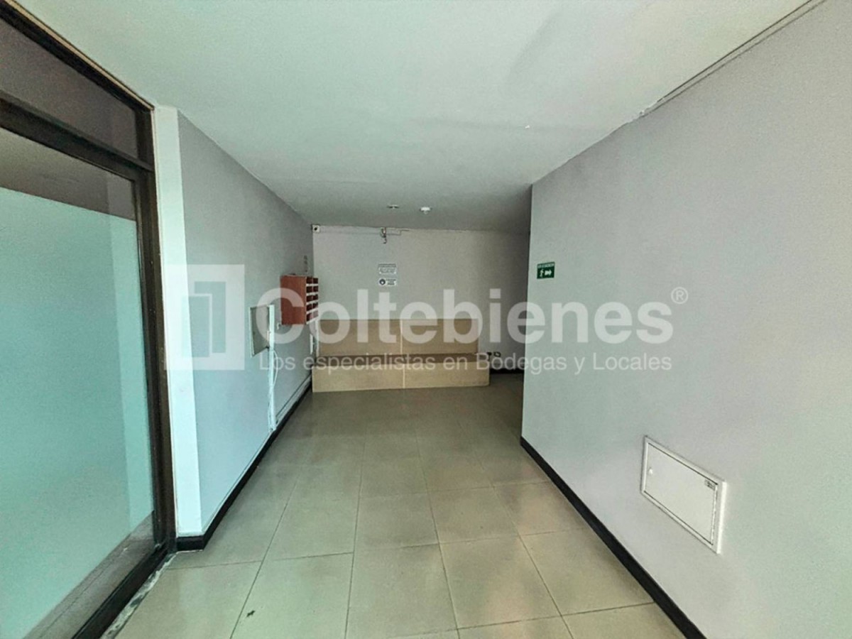 Building in Laureles (1368 m²) for Sale - 4