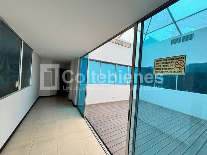 Edificio en venta en Belén, Medellín, 1368 m² · foto 11 de 15