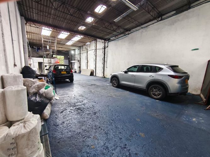 Bodega en venta en Liborio, Manizales, 300 m² · foto 2 de 7