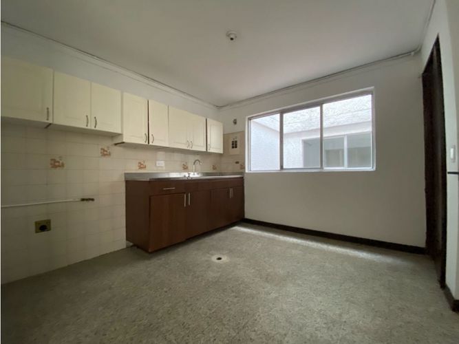 Apartamento de 7 alcobas en arriendo en Santa Mónica, Medellín, 38 m² · foto 2 de 24