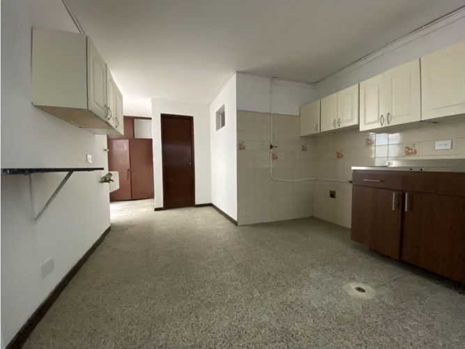 Apartamento de 7 alcobas en arriendo en Santa Mónica, Medellín, 38 m² · foto 3 de 24