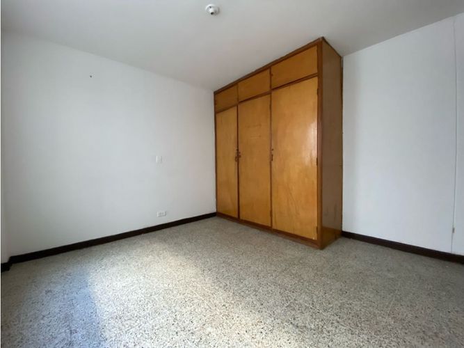 Apartamento de 7 alcobas en arriendo en Santa Mónica, Medellín, 38 m² · foto 21 de 24