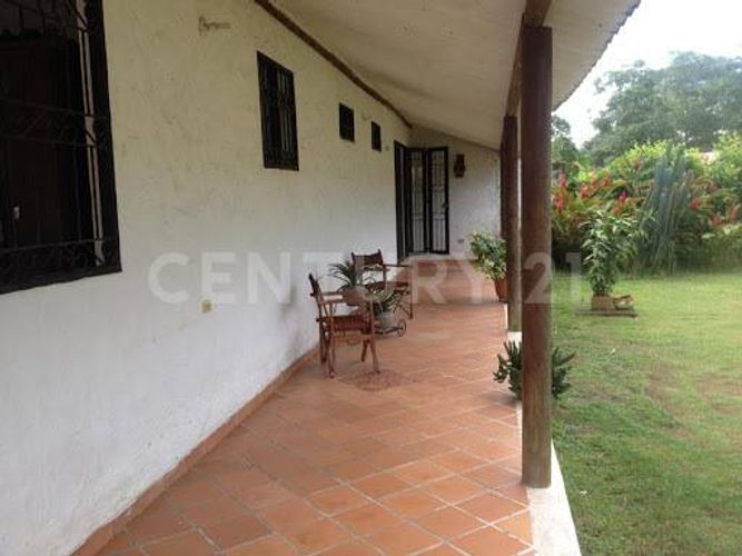 Casa de 3 alcobas en venta en Cairo Bajo, Villavicencio, 212 m² · foto 4 de 16