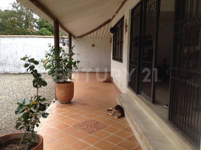 Casa de 3 alcobas en venta en Cairo Bajo, Villavicencio, 212 m² · foto 5 de 16